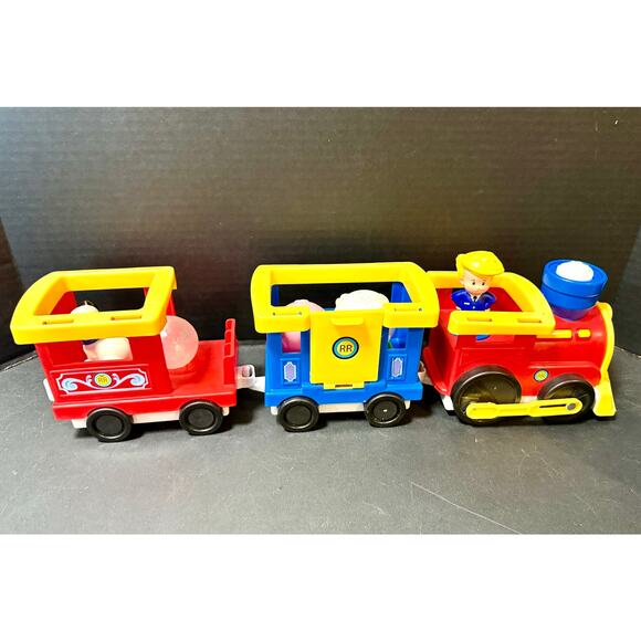 Fisher Price Load n Go Train engineer, dog, balls toot toots excellent vehicle - Picture 5 of 6